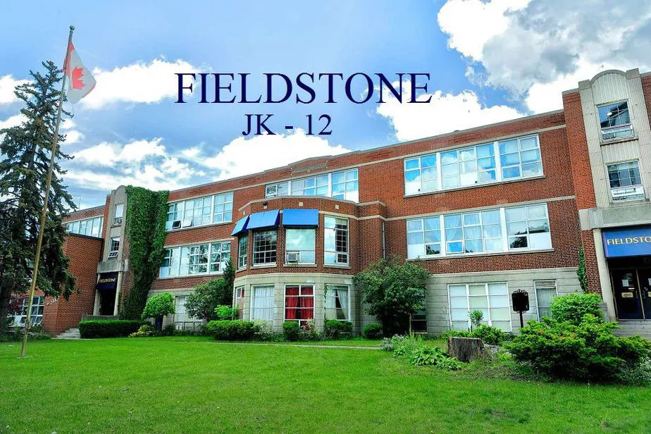 Trường Trung Học Fieldstone School Tại Canada